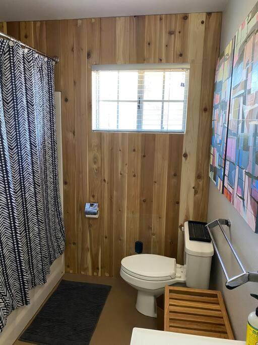 Chasing The Moon: Expansive Tub Views Near Pappy'S Pioneertown Exterior photo