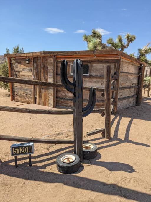 Chasing The Moon: Expansive Tub Views Near Pappy'S Pioneertown Exterior photo